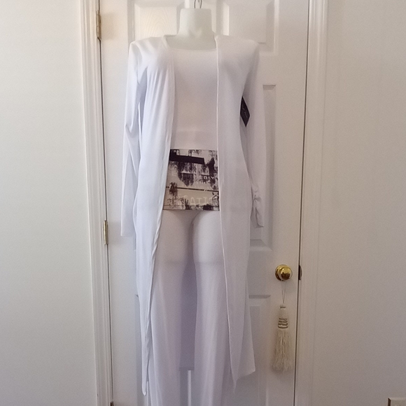 Ladies Long White Sweater - Picture 3 of 5